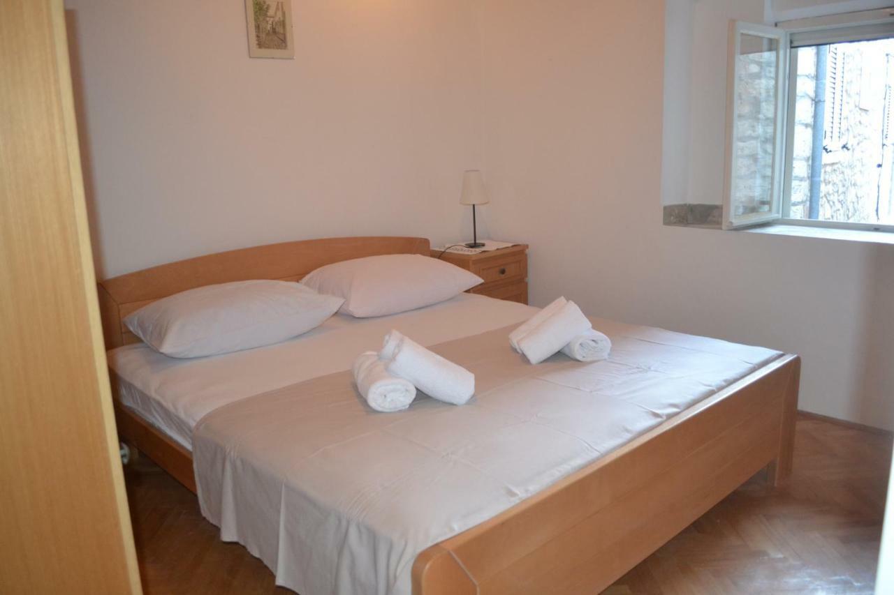 Apartment Mediteran Стари Град Екстериор снимка
