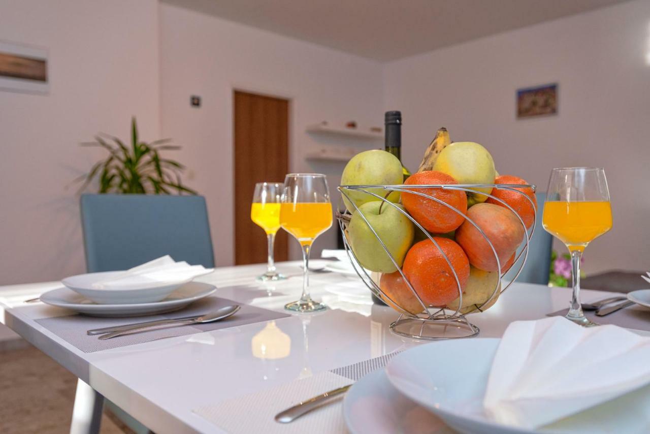 Apartment Mediteran Стари Град Екстериор снимка